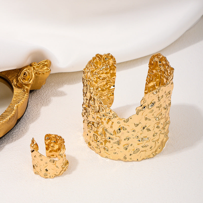 French Retro Verve Metal V-shaped Bracelet and Ring Set for Stylish Women