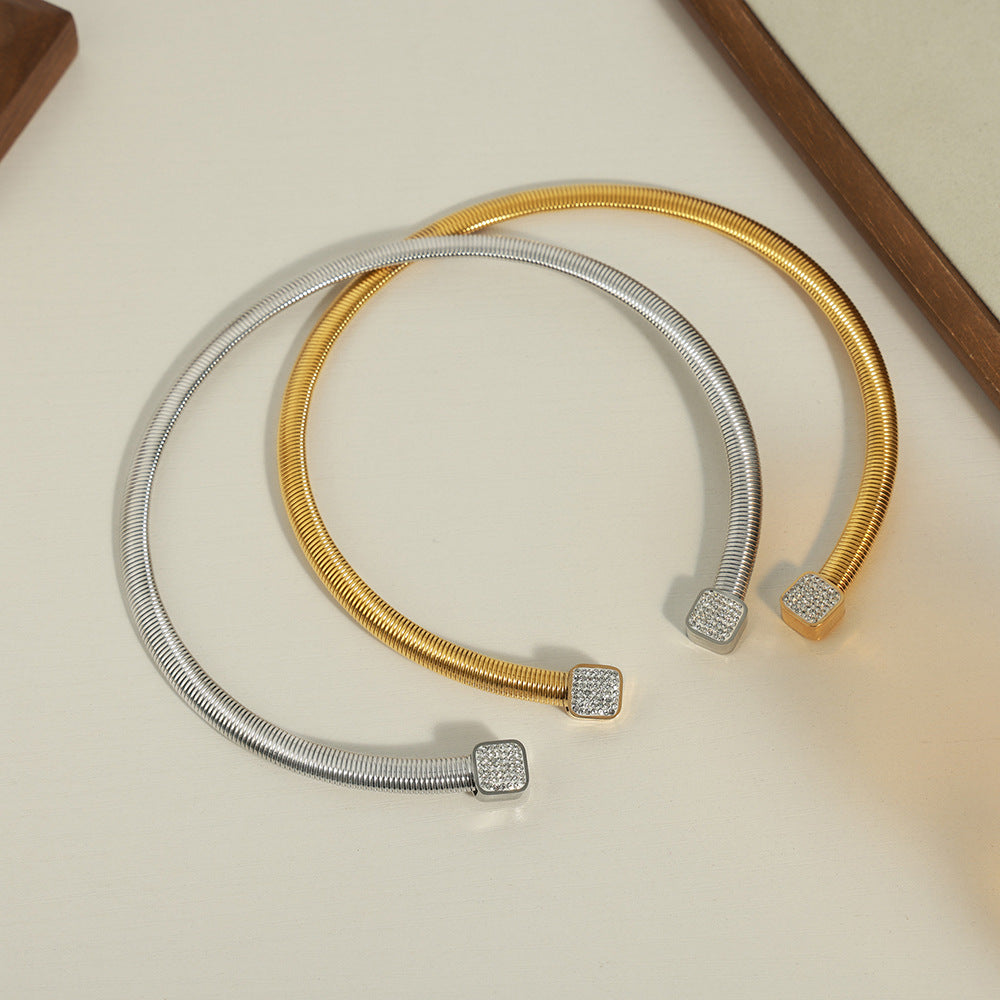 Fashionable Minimalist Blade Collar Necklace with Gold-Plated Zircon Insets