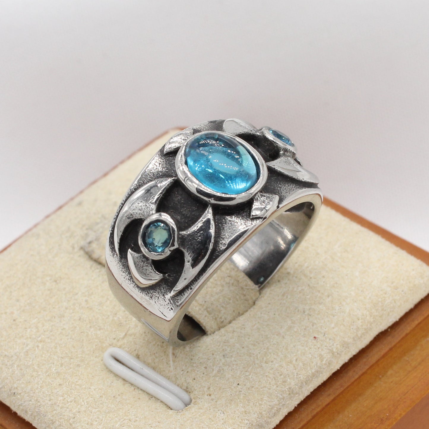 Planderful Everyday Genie – European and American Personalized Retro Gemstone Titanium Steel Men's Ring