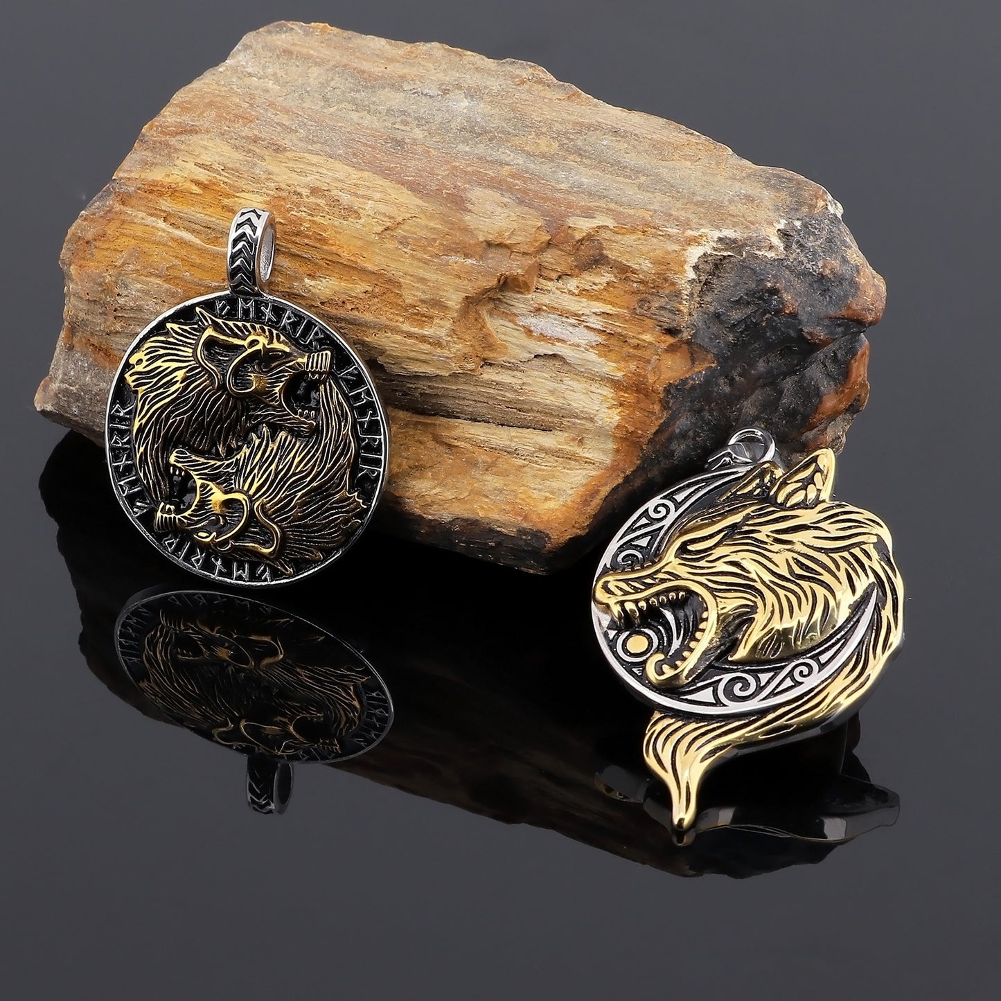 Retro Viking Wolf Head Pendant Necklace for Men in Stainless Steel and Titanium Gold