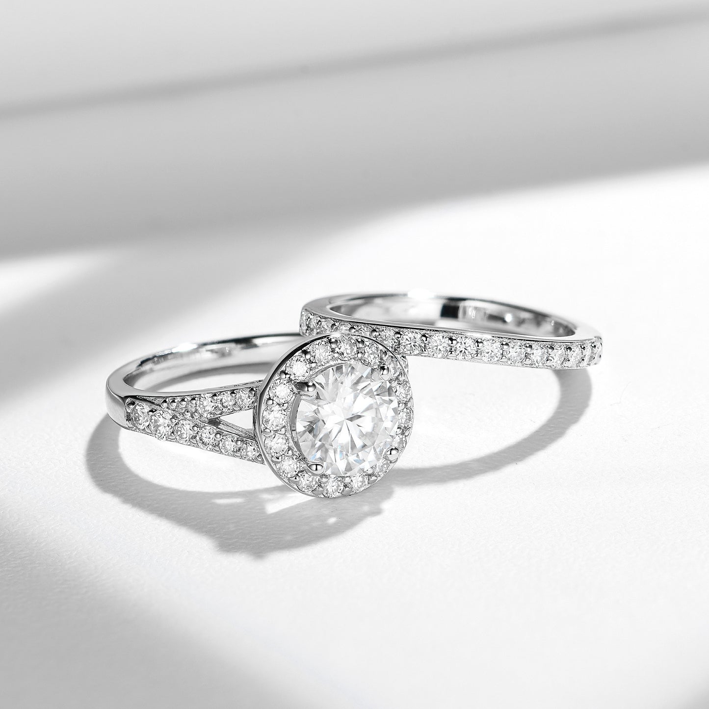 Classic Twisted Wall Round Bag Moissanite Stacked Ring