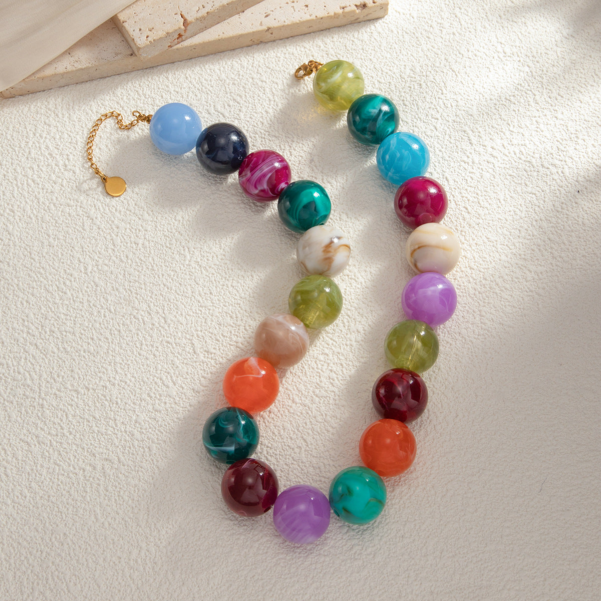 Color-Smudged Bead Collarbone Necklace