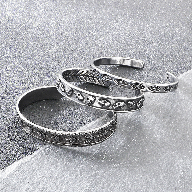 Dark Devil's Eye Bracelet – Punk Gothic Little Skull Single Row Maple Leaf Titanium