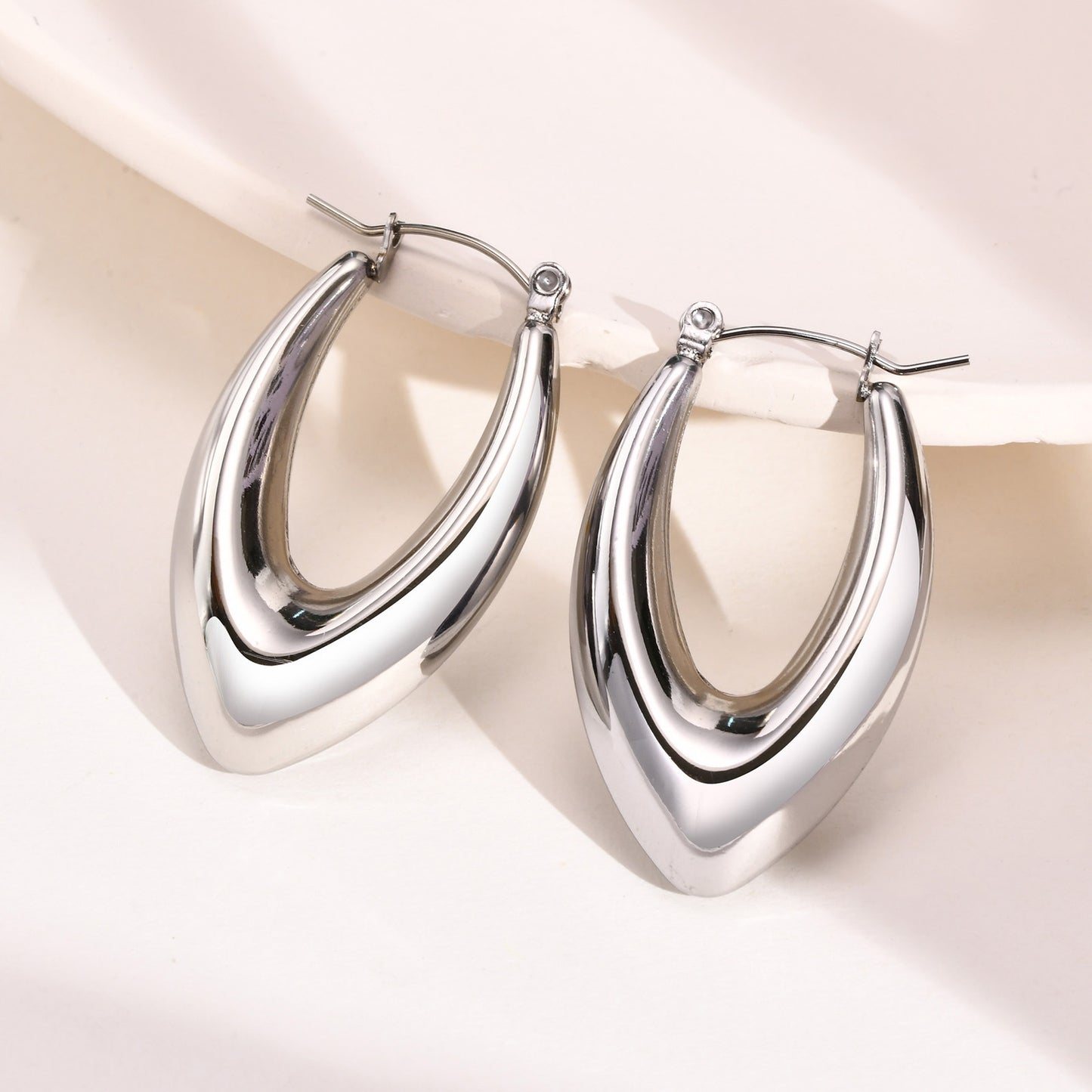 European And American Earrings Silver Simple Hollow Jewelry Wholesale
