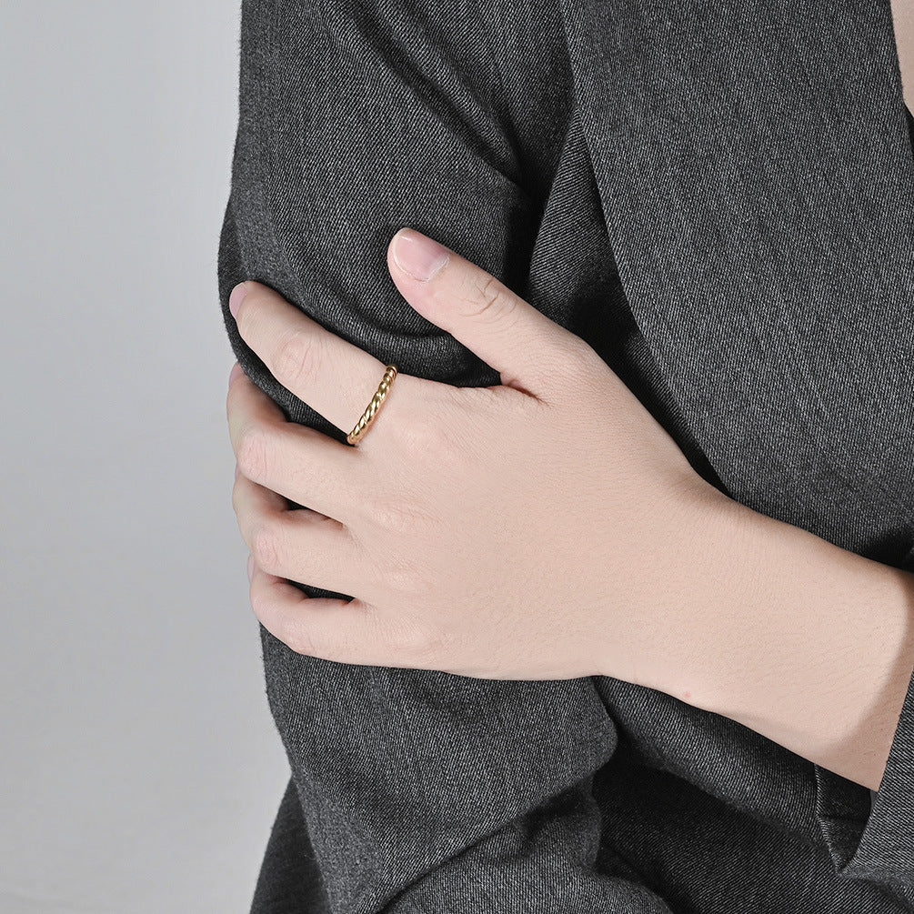 Cross-Border European American Light Luxury Twist Ring Jewelry