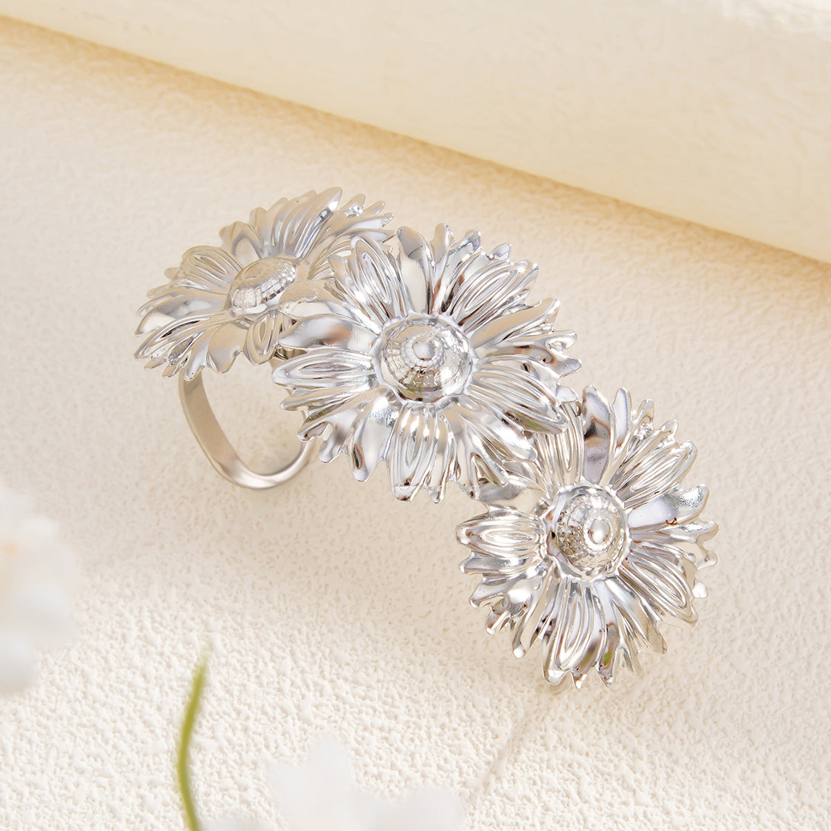 Planderful Vienna Verve Bracelet – Creative Sunflower Design