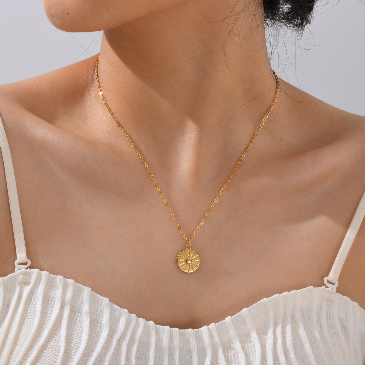Gold Clavicle Chain Round Stainless Steel Necklace for Women