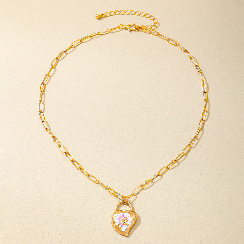 Planderful Vienna Verve Necklace – Cute Heart Metal Lock Design