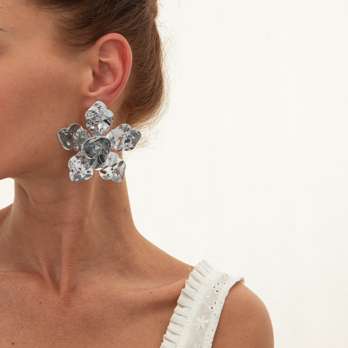 Planderful Vienna Verve Earrings – Retro Leaf Design