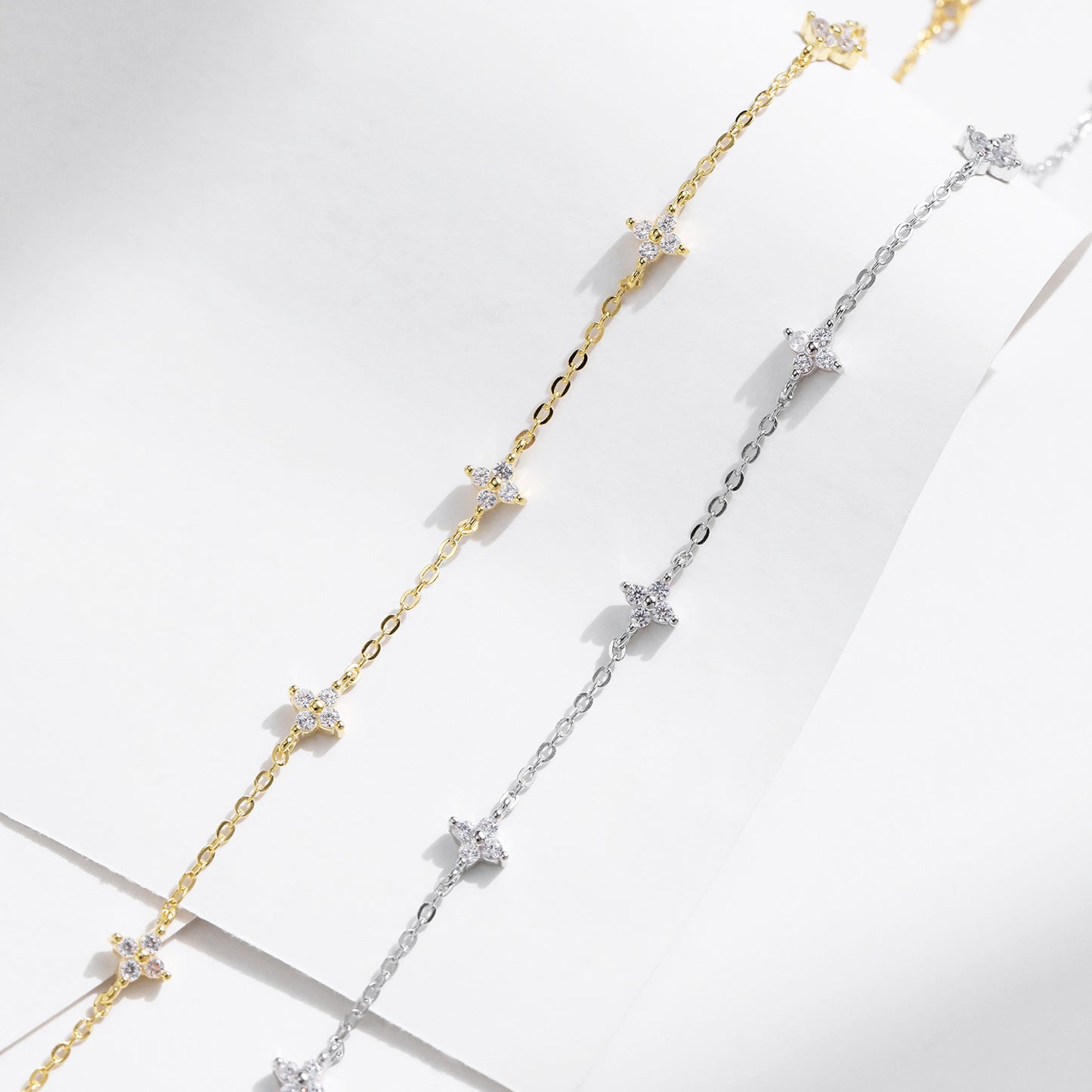 Planderful Everyday Genie Bracelet – Elegant Four-Leaf Clover Design