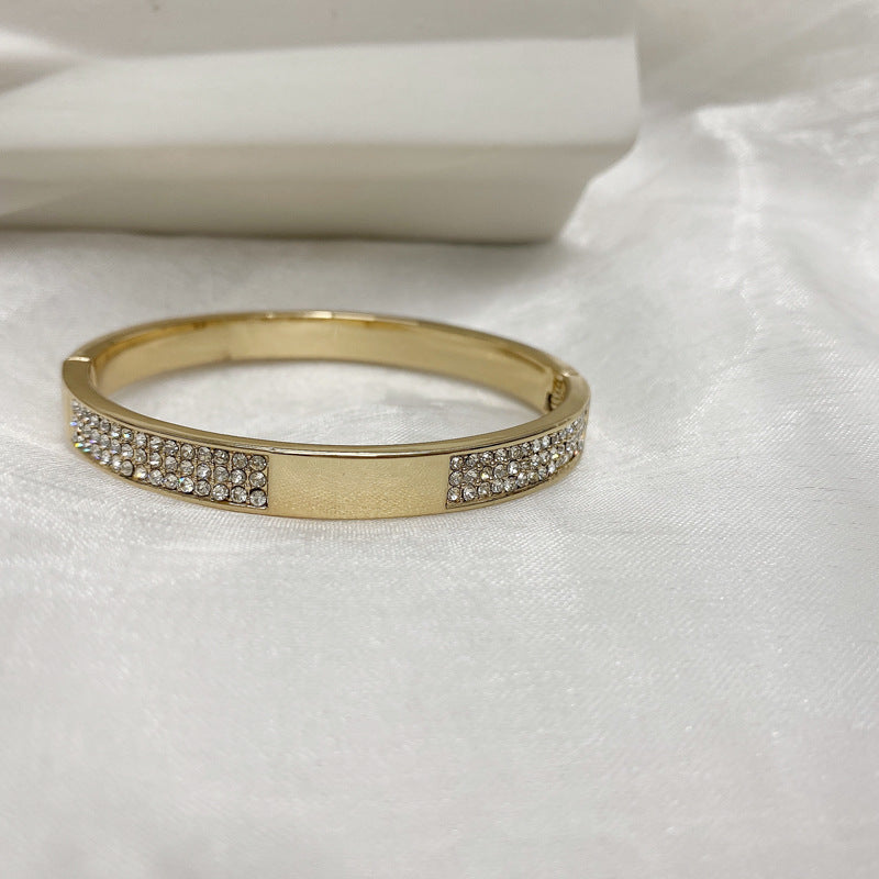 Sparkling Bracelet in Korean Style Handcrafted for Wholesale Market