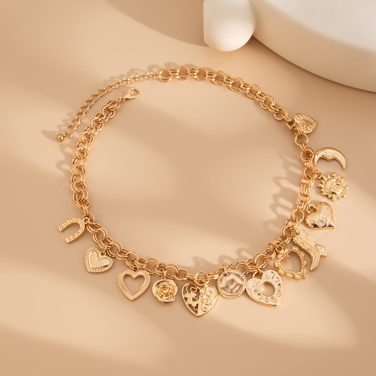 Planderful Vienna Verve Necklace – Personalized Love-Shaped Pendant