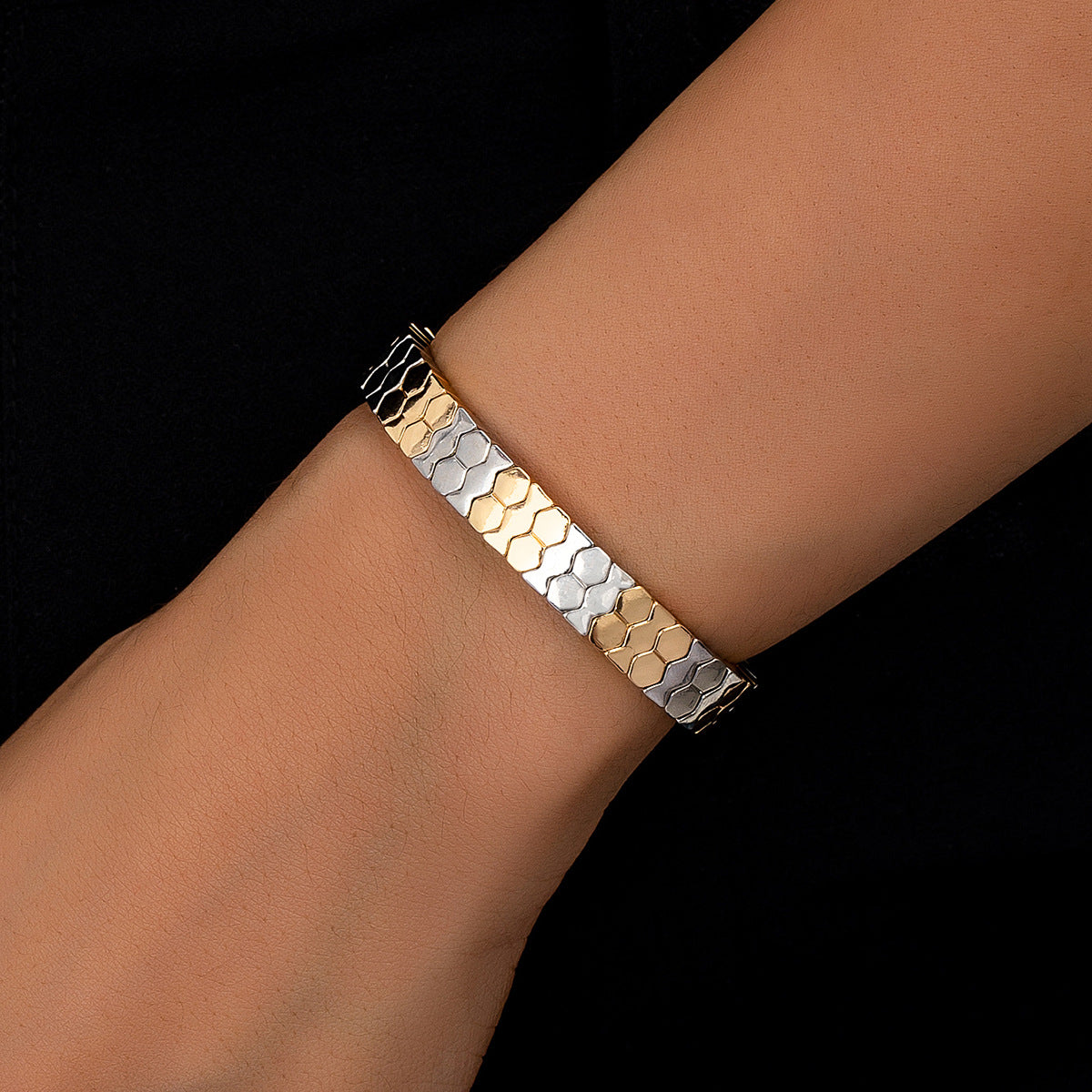 Stylish Personalized Watch with Geometric Bracelet for Women