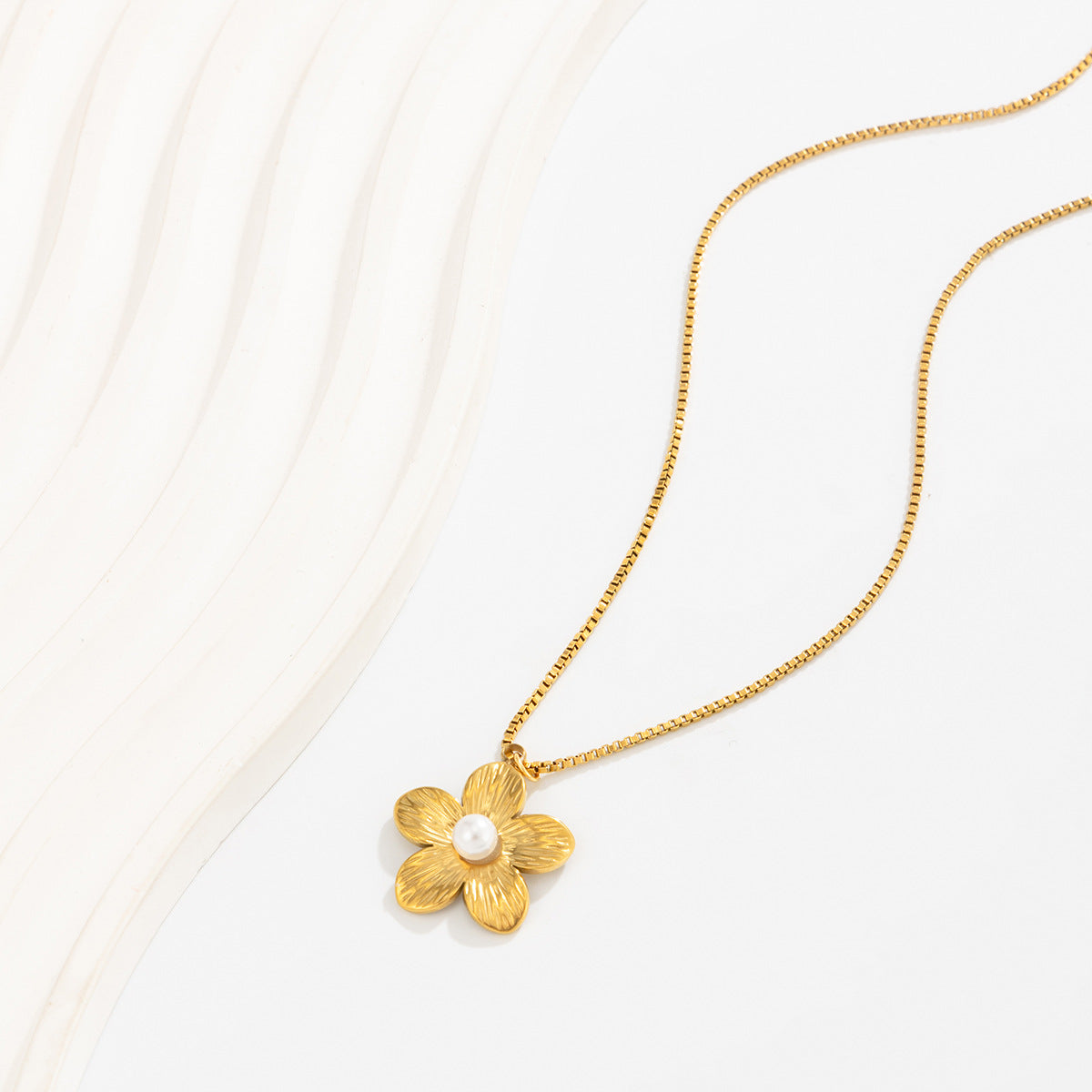 Stainless Steel Thin Chain Flower Collarbone Necklace Ocean Wind Conch Shell Star