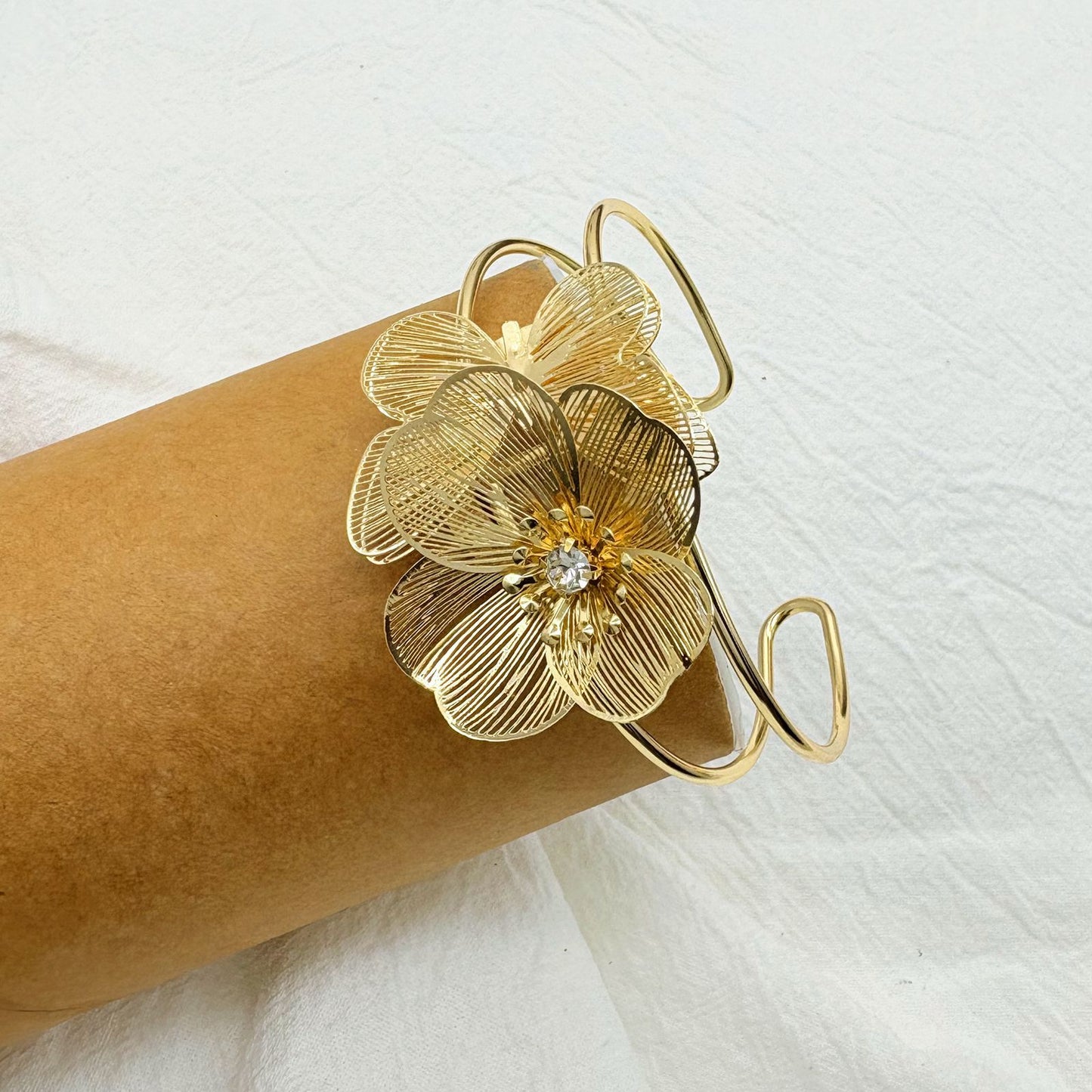 Planderful Savanna Rhythms Bracelet – Elegant Butterfly Design with Zircon Accents