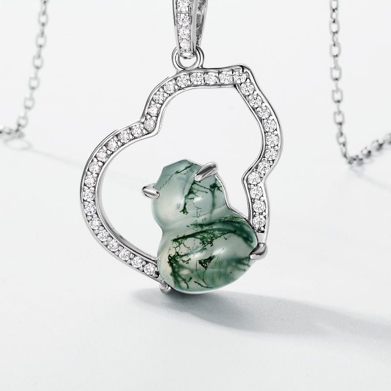 Planderful Everyday Genie Necklace – Stylish and Simple Gourd Green Moss Pendant Collarbone Chain