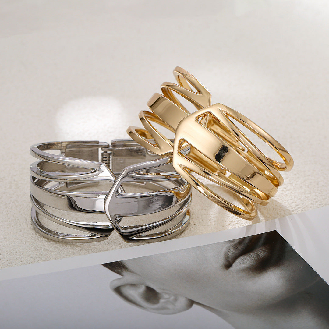 Planderful Vienna Verve Bracelet – Exaggerated Electroplating with Light Luxury Design