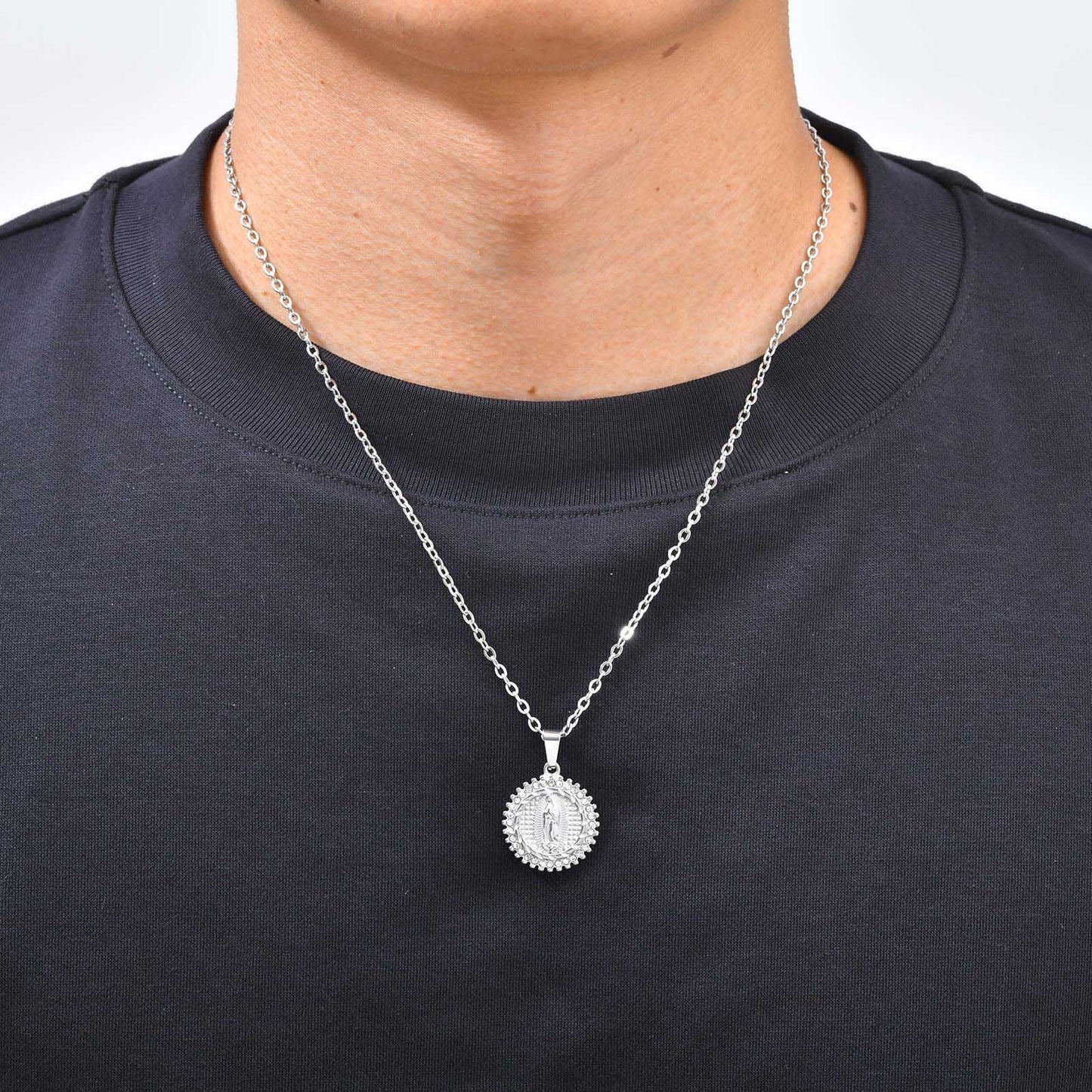 Round Plate Necklace – Stainless Steel Rhinestone Pendant – Style