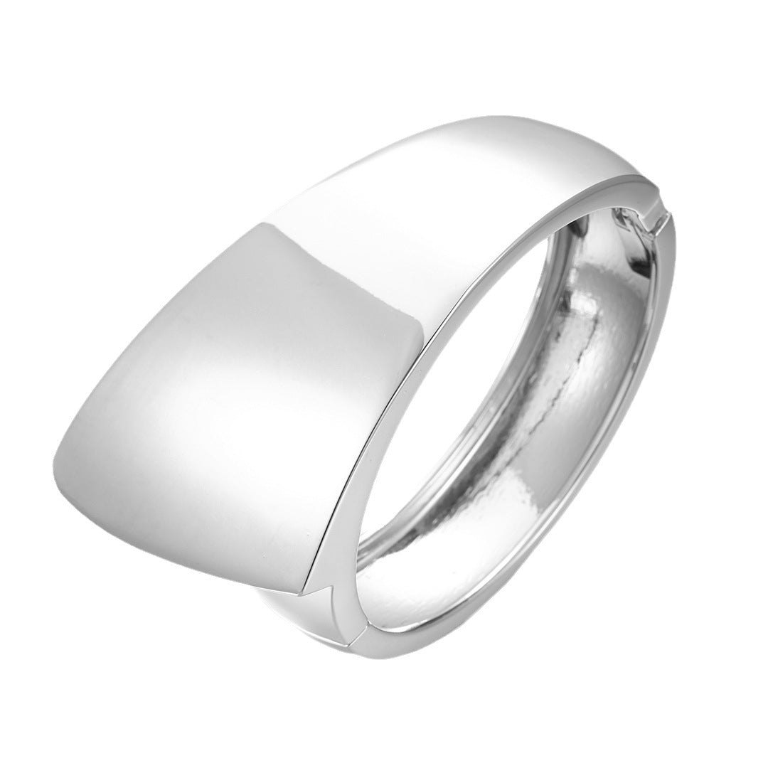 Planderful Vienna Verve Bracelet – Exaggerated Wide-Sided Design