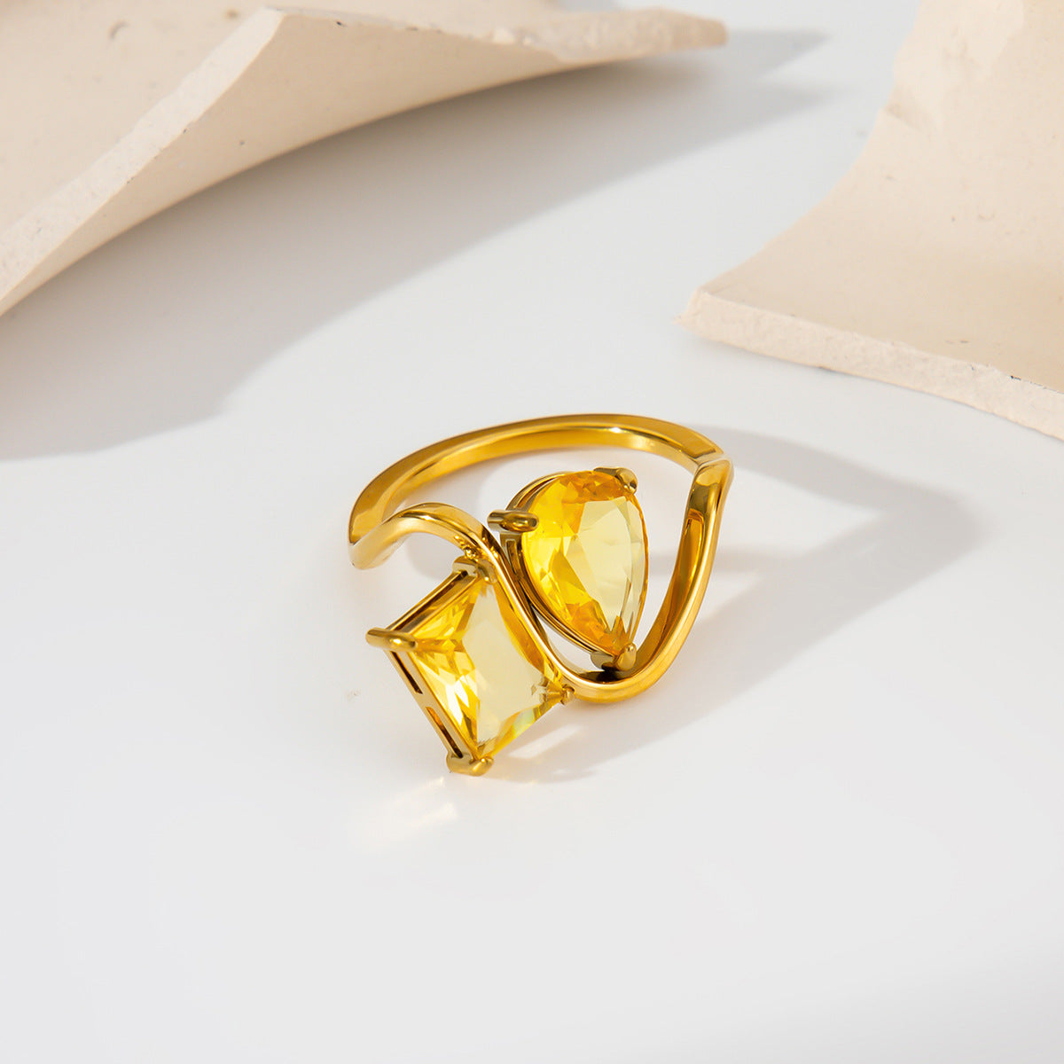 Planderful Vienna Verve Stainless Steel S Curve Zircon Ring For Modern Women Statement Jewelry