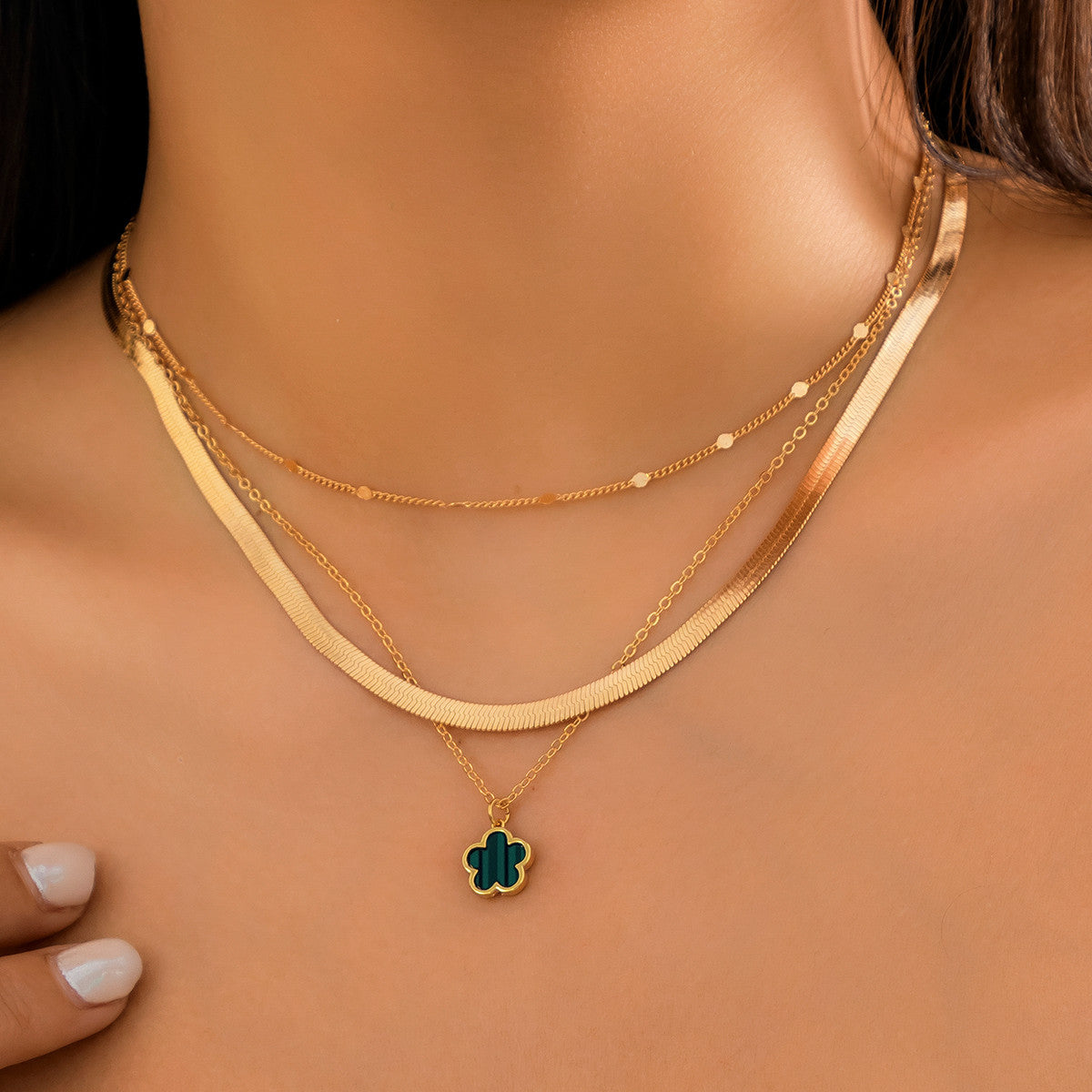 Clover Color Snake Bone Chain Necklace Set from Vienna Verve