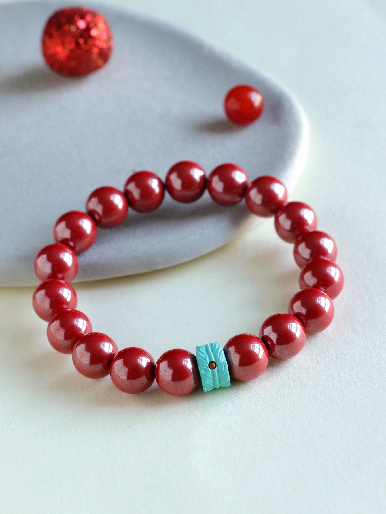 Planderful Fortune's Favor Bracelet – Elegant Cinnabar Mosaic Design