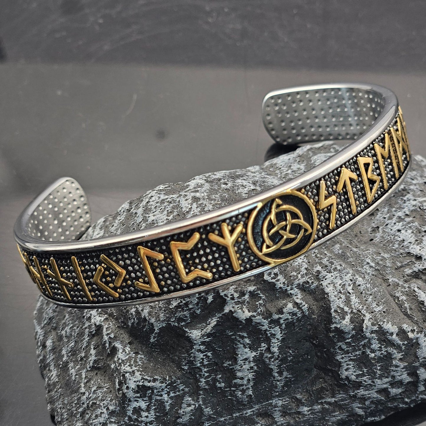 Steel Bracelet - Vintage Nordic Odin Rune Triangular Knot