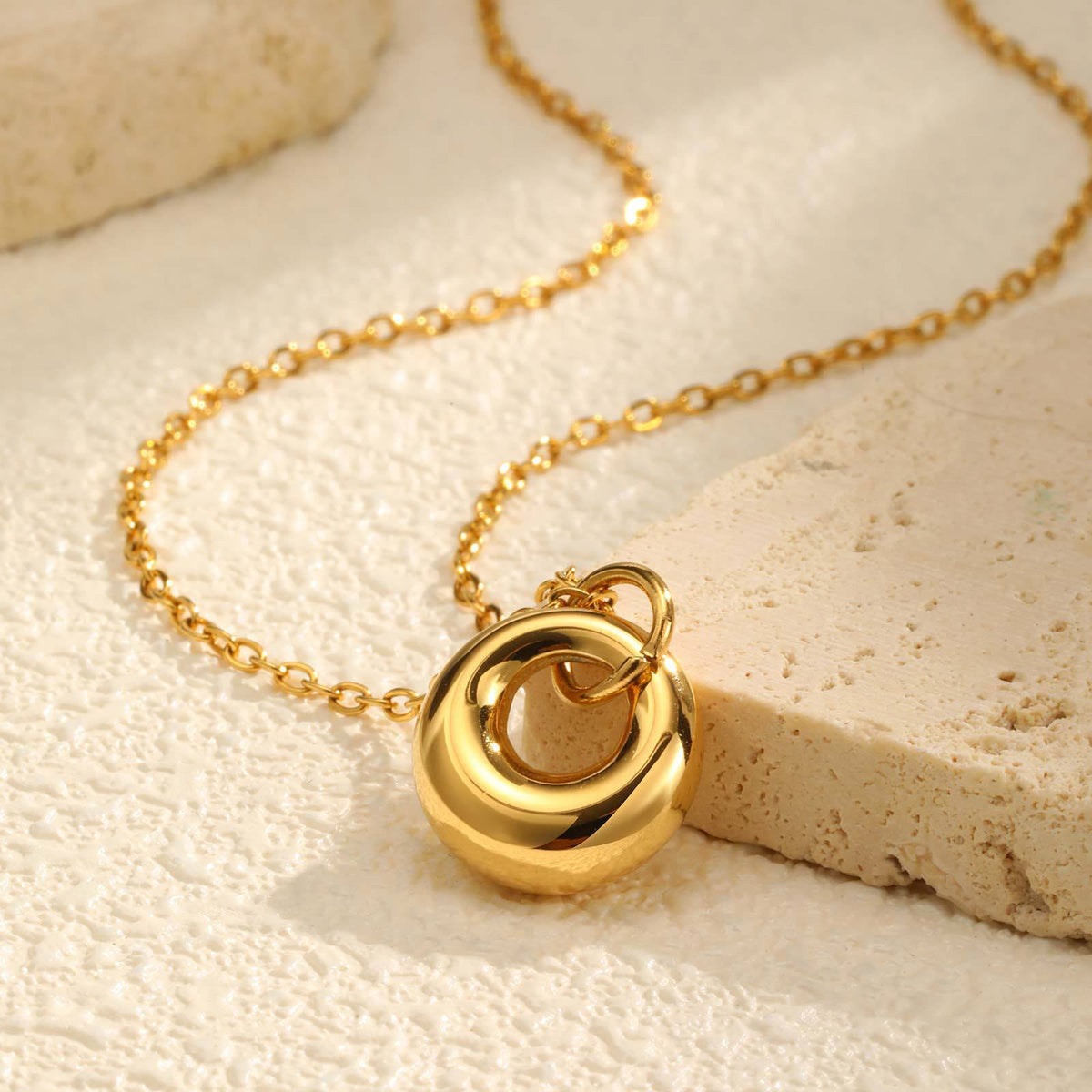 Stainless Steel Gold-Plated Geometric Ring Pendant Collarbone Chain Necklace