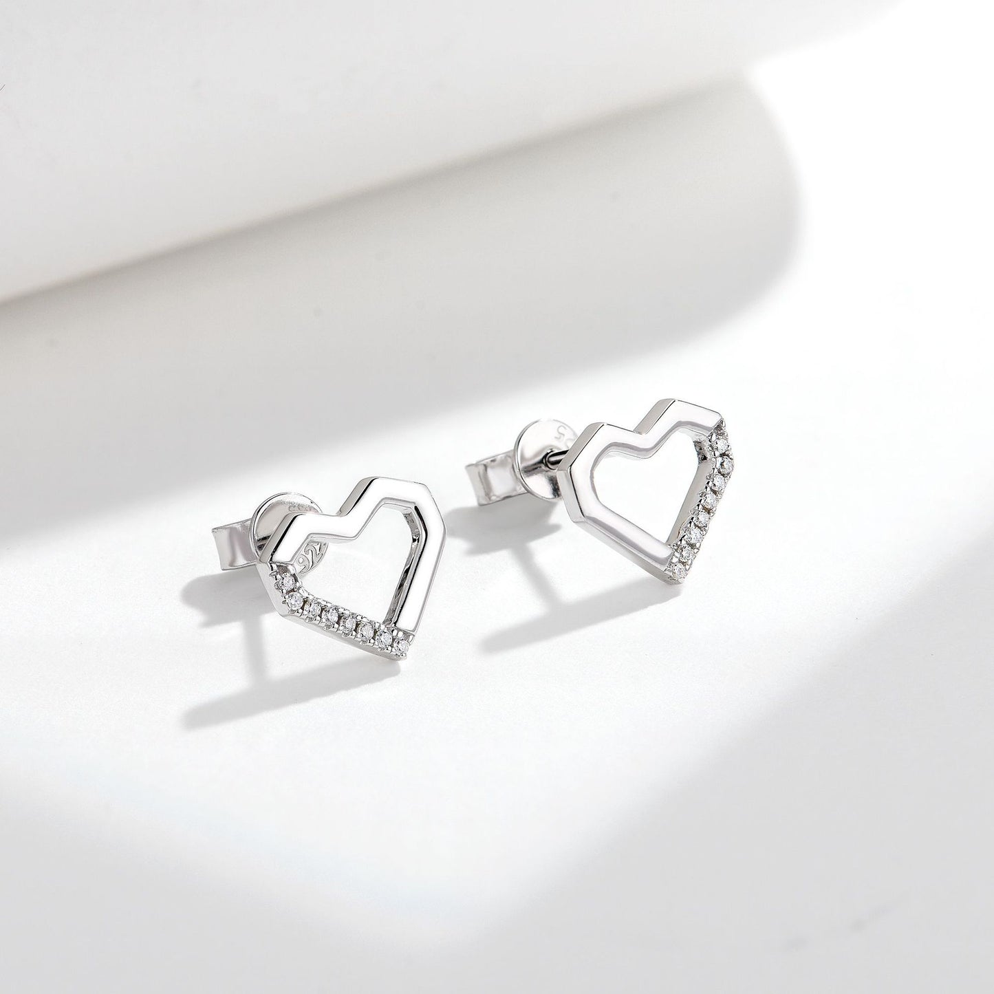 Moissanite Heart Stud Earrings S925 Silver Planderful Elegant Gift For Her Glittering DVVS3EX Stones