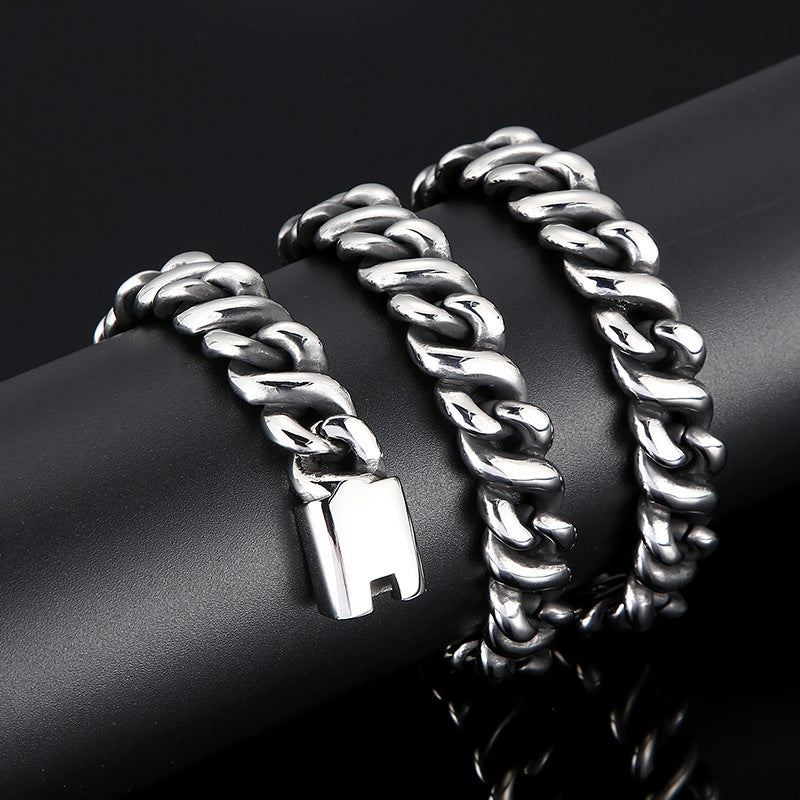 South Korea Dongdaemun, Atmosphere Street Shot Creative 8-Shaped Titanium Steel Men's Necklace