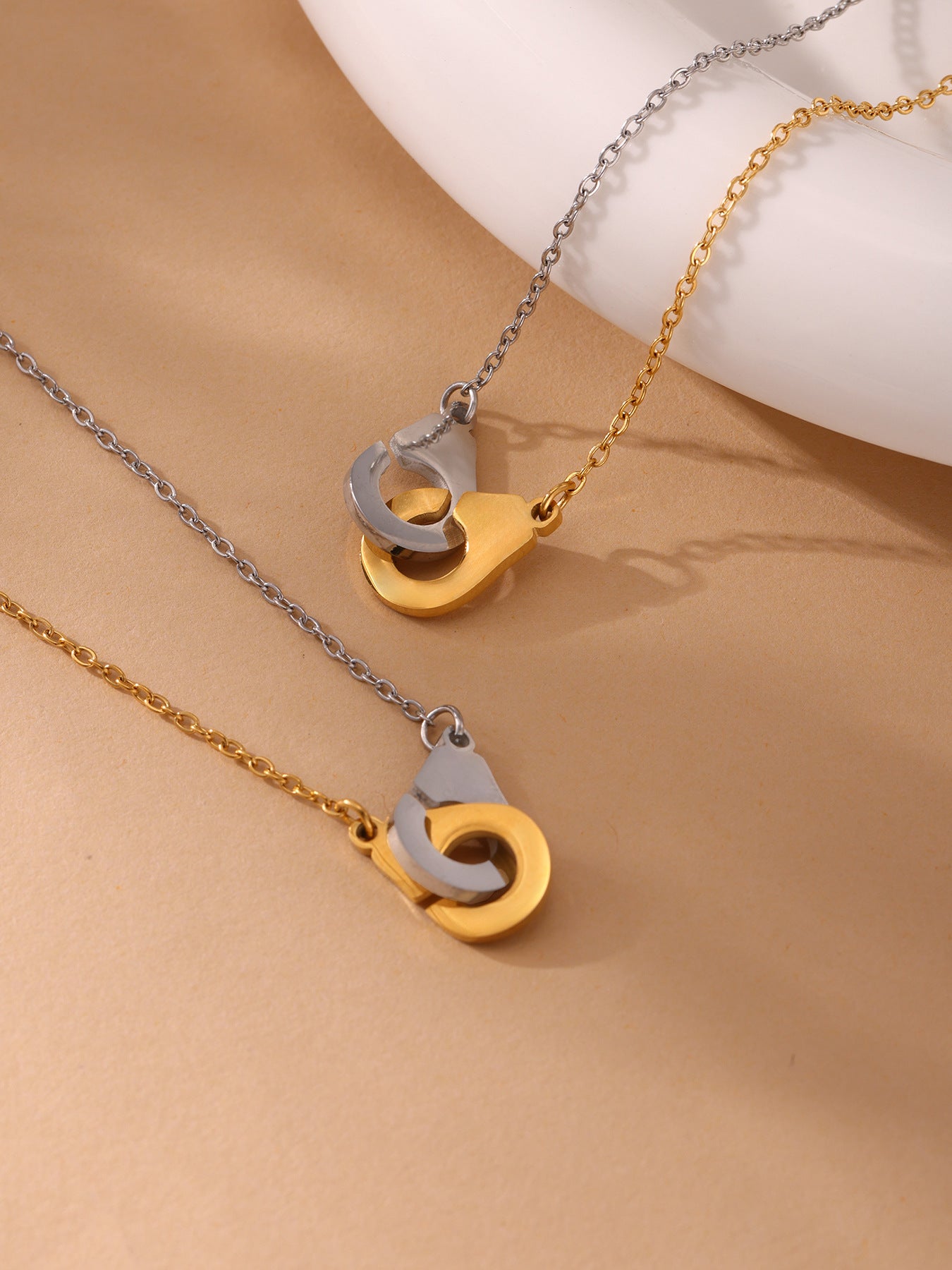 Planderful Handcuff Necklace Color Matching 18K Gold Women