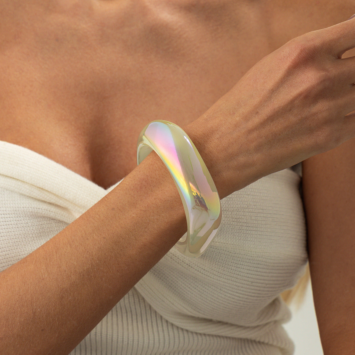 Planderful Geometric Resin Bracelet For Women Multilateral Pearlescent Finish Vienna Verve Collection Jewelry