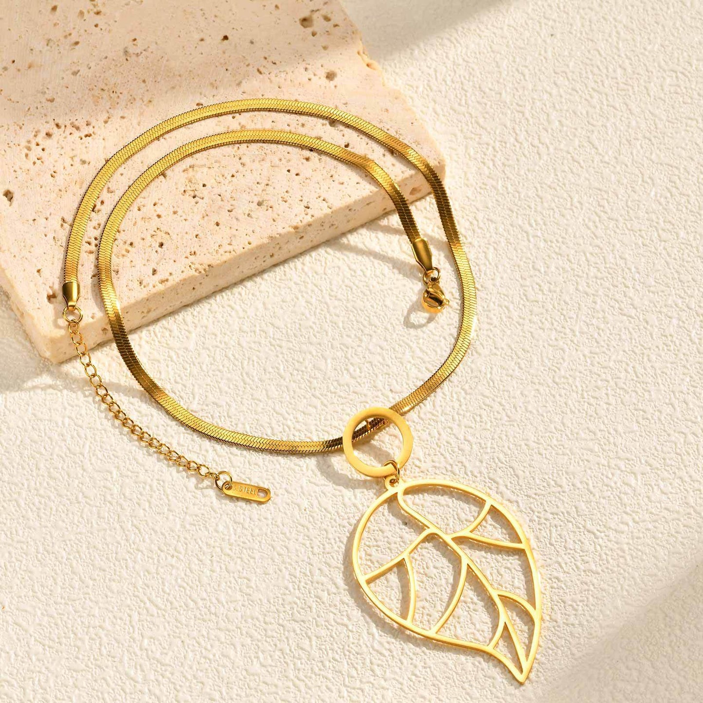 Stainless Steel Irregular Disc Leopard Print Leather Rope Sunflower Leaf Design Necklace