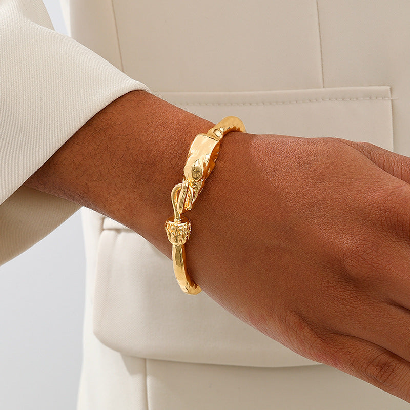 Planderful Vienna Verve Bracelet – Fashionable Retro Metal Elephant Design