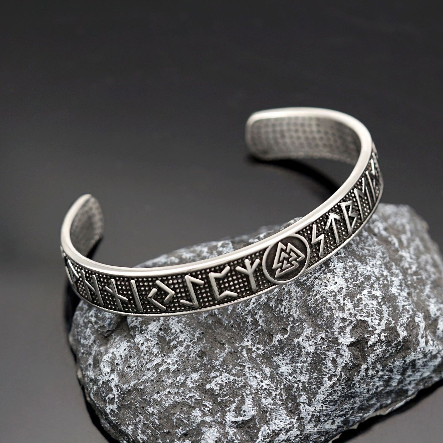 Steel Bracelet - Vintage Nordic Odin Rune Triangular Knot