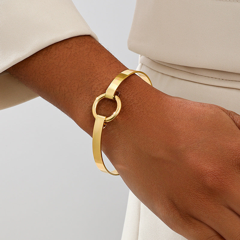 Planderful Vienna Verve Bracelet – Exquisite Metal Round Buckle Design