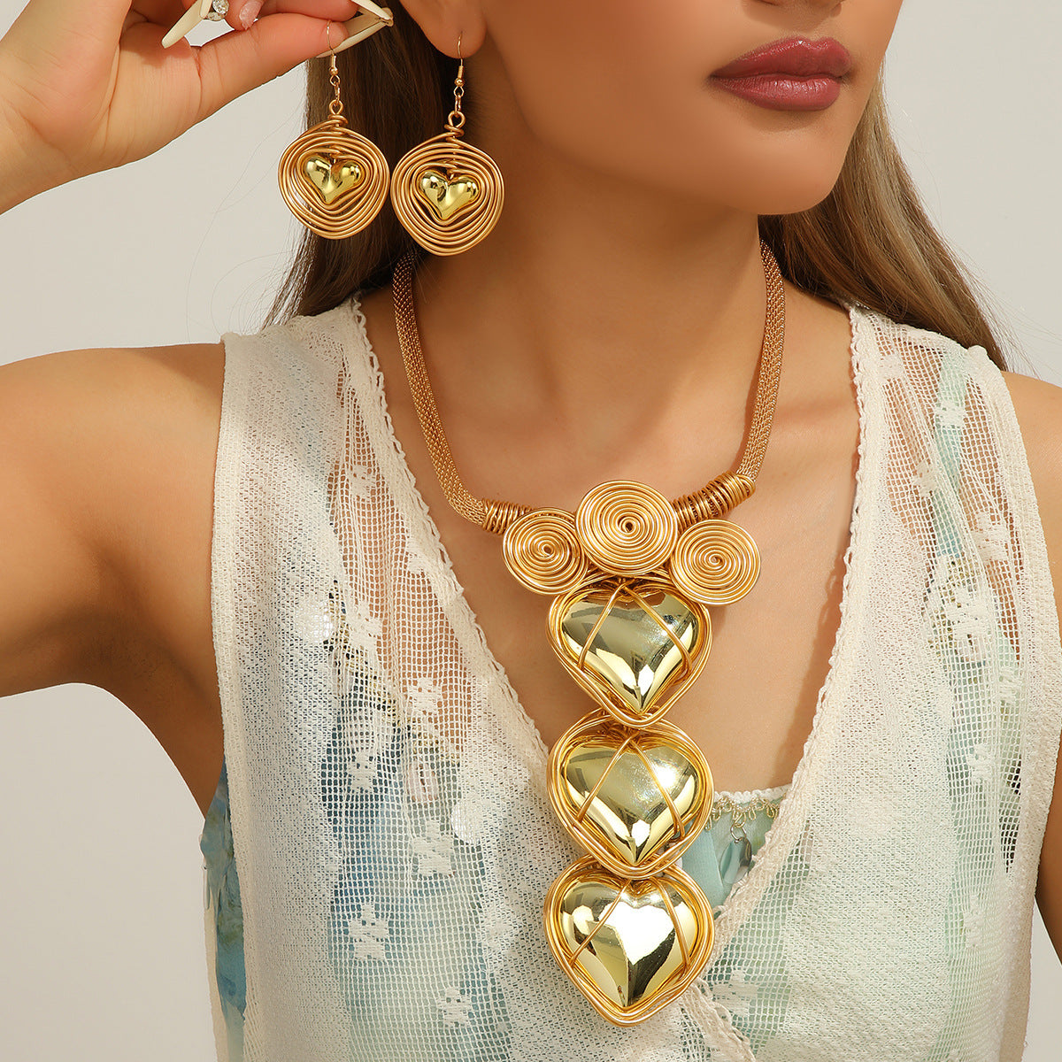 Planderful Savanna Rhythms Necklace and Earrings Set – Exaggerated Three-Dimensional Love Shape Design