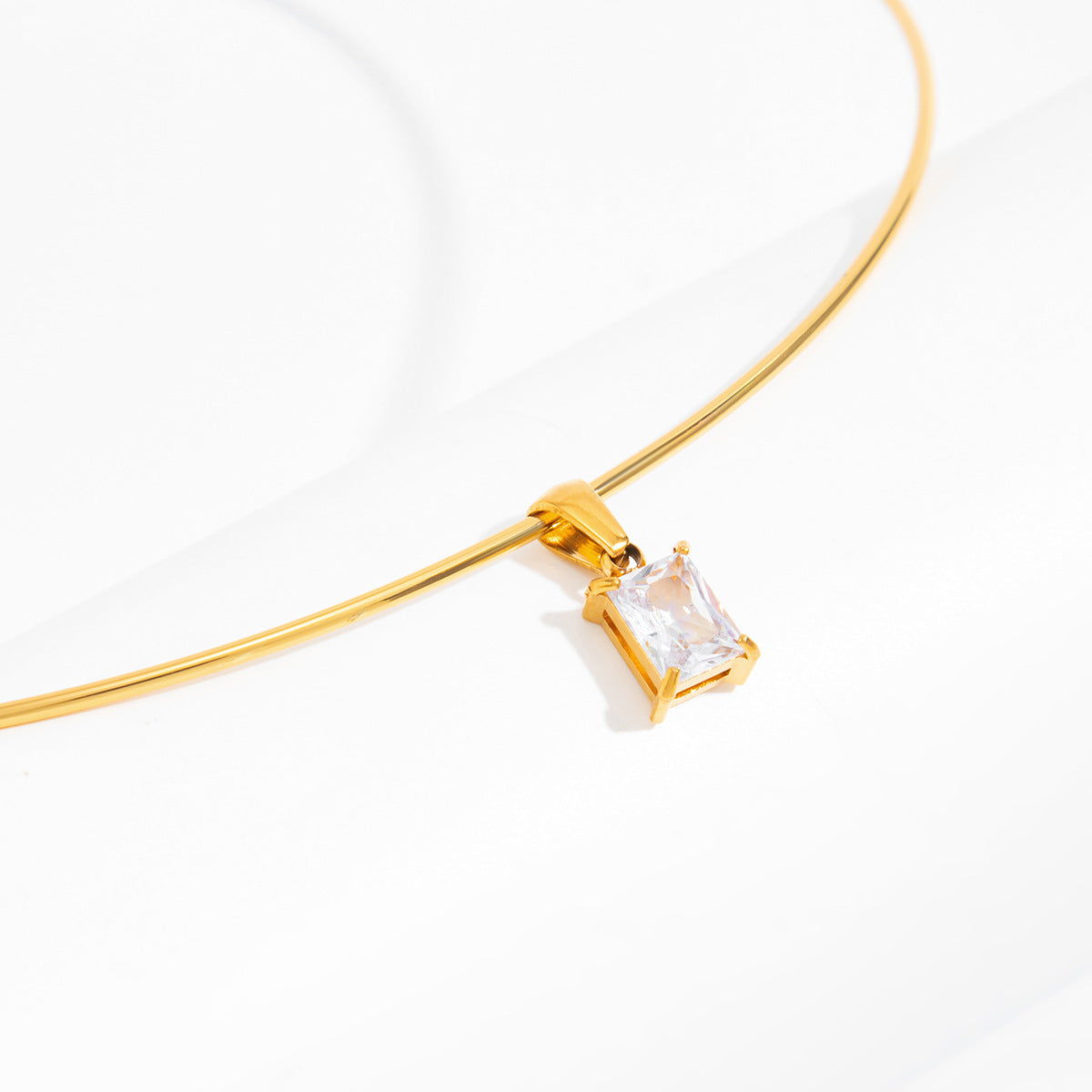 Pvd Gold-Plated Glossy Collar Collar Light Luxury Zircon Geometric Pendant Choker Necklace