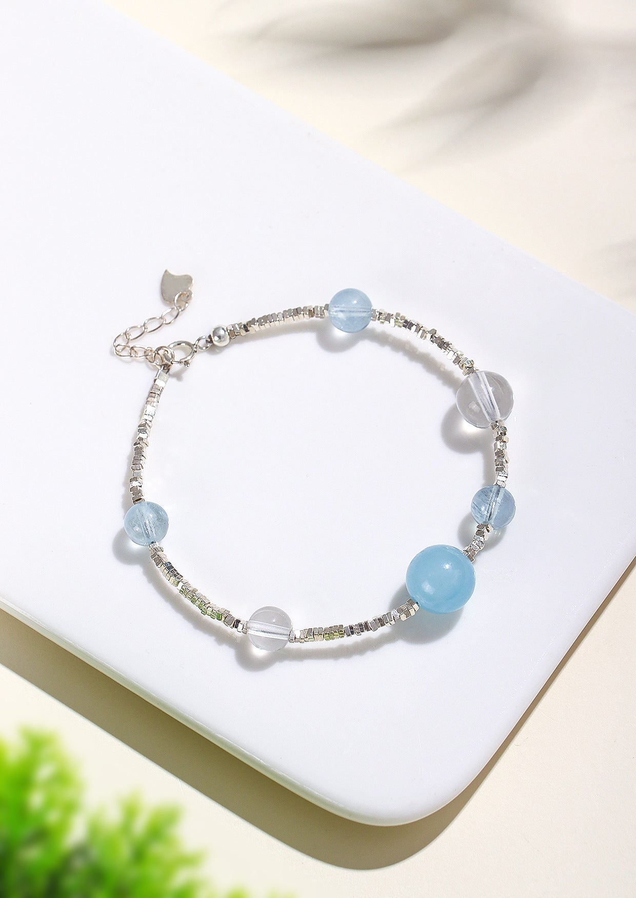 Planderful Fortune's Favor Bracelet – Elegant Aquamarine Crystal Design