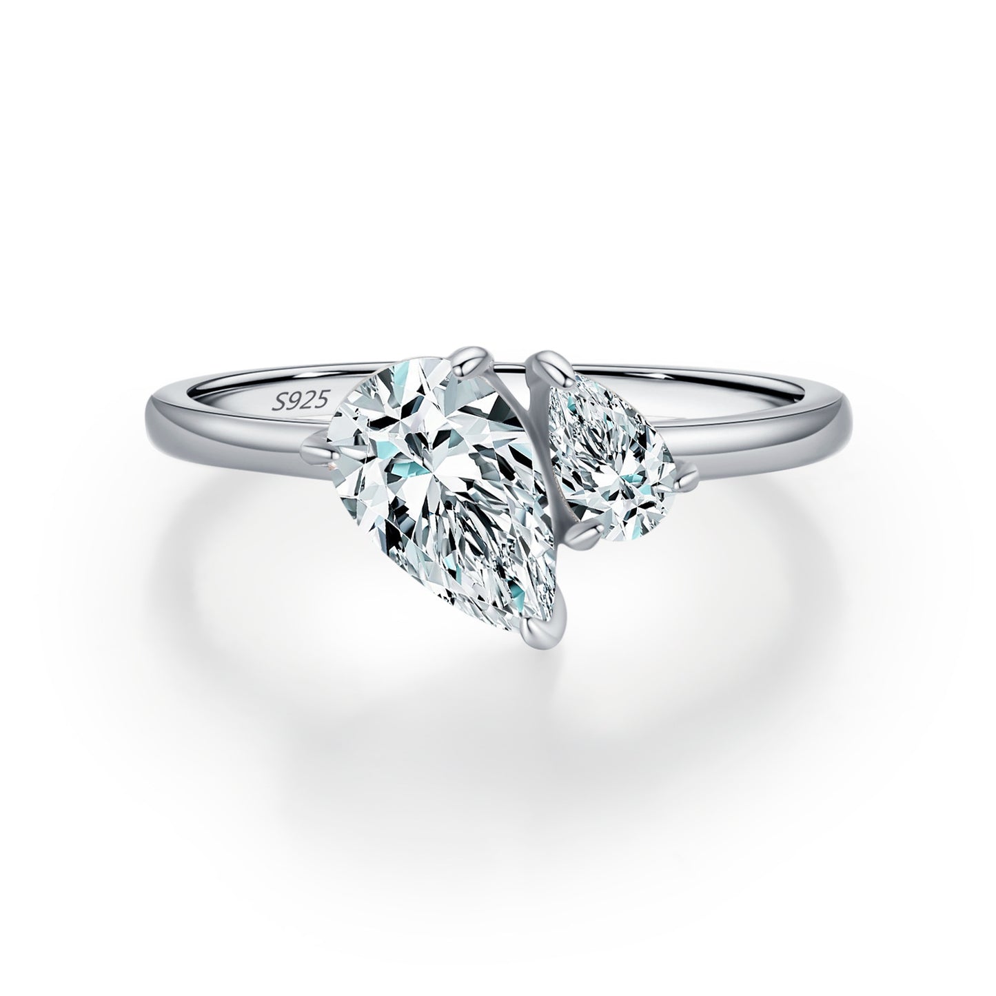 Planderful Everyday Genie Ring – Elegant Interwoven Design with Zircon Accents