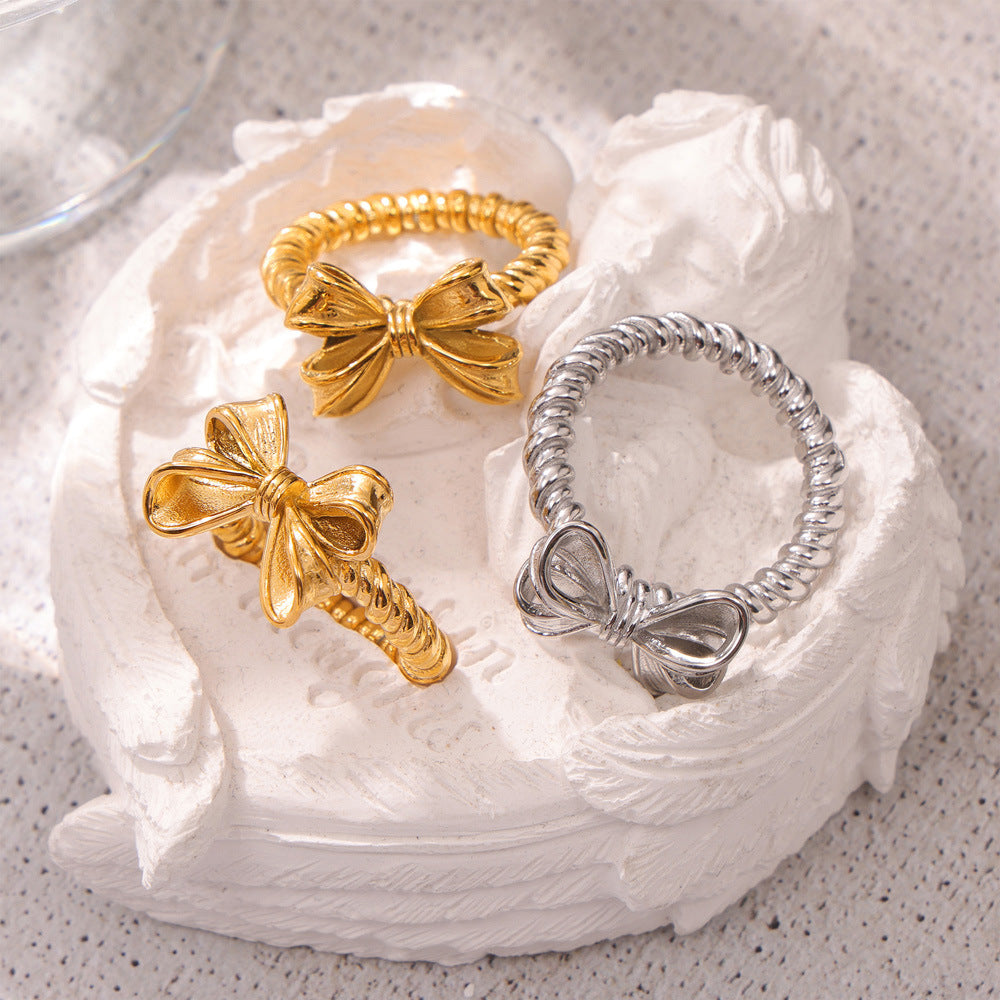 Chic Bow Twist Ring in Gold-Plated Titanium Steel for Stylish Index Finger