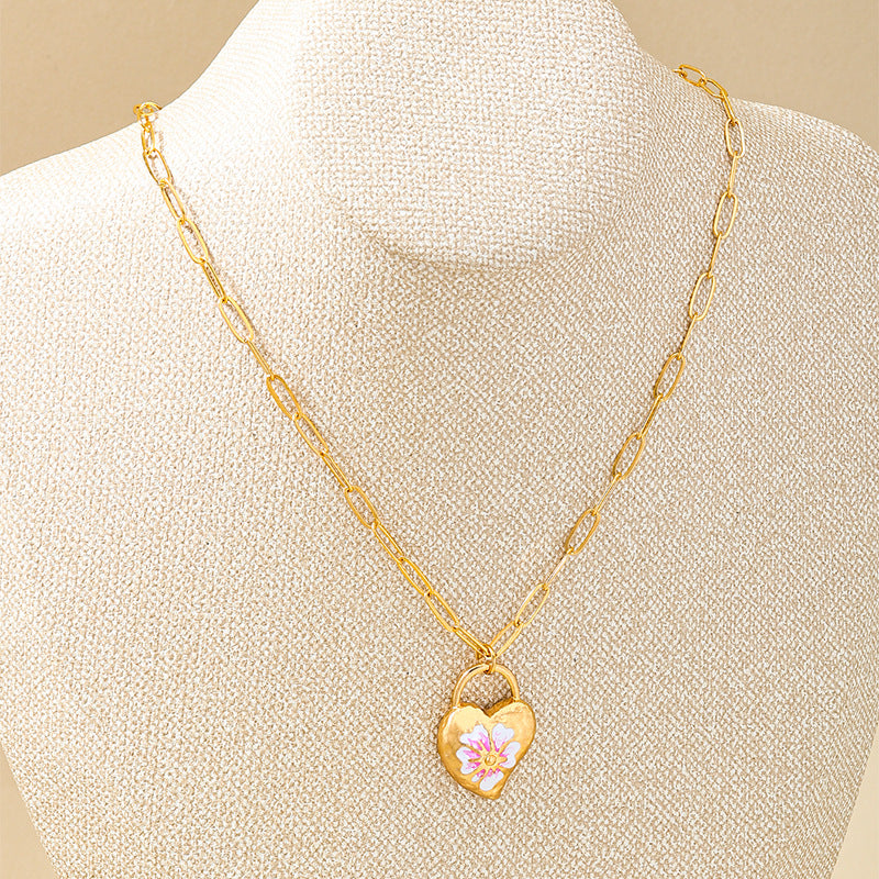 Planderful Vienna Verve Necklace – Cute Heart Metal Lock Design