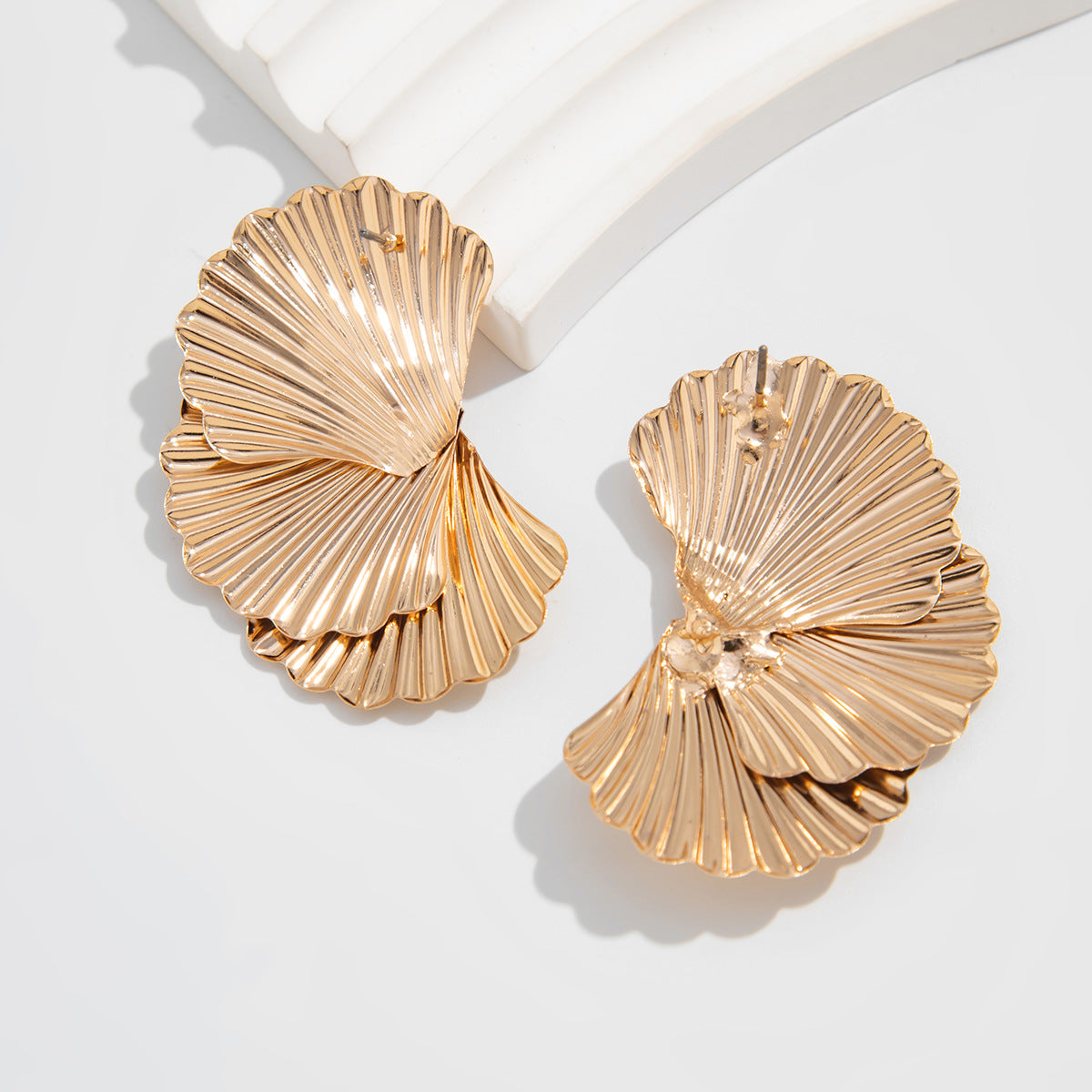 Planderful Vienna Verve Earrings – Fashionable Ginkgo Striped Design