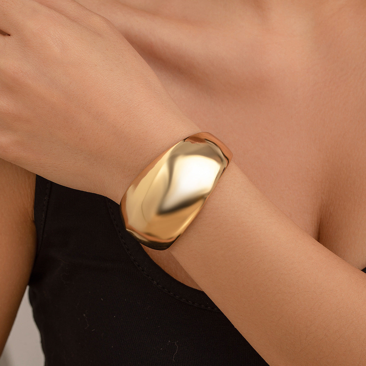 Planderful Vienna Verve Personalized Square Spring Opening Bracelet For Women Geometric Statement