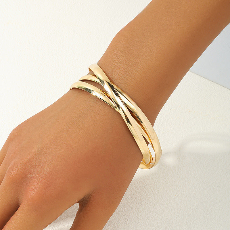 Trendy Metal Chain Ring Bracelet for Women - Vienna Verve Collection