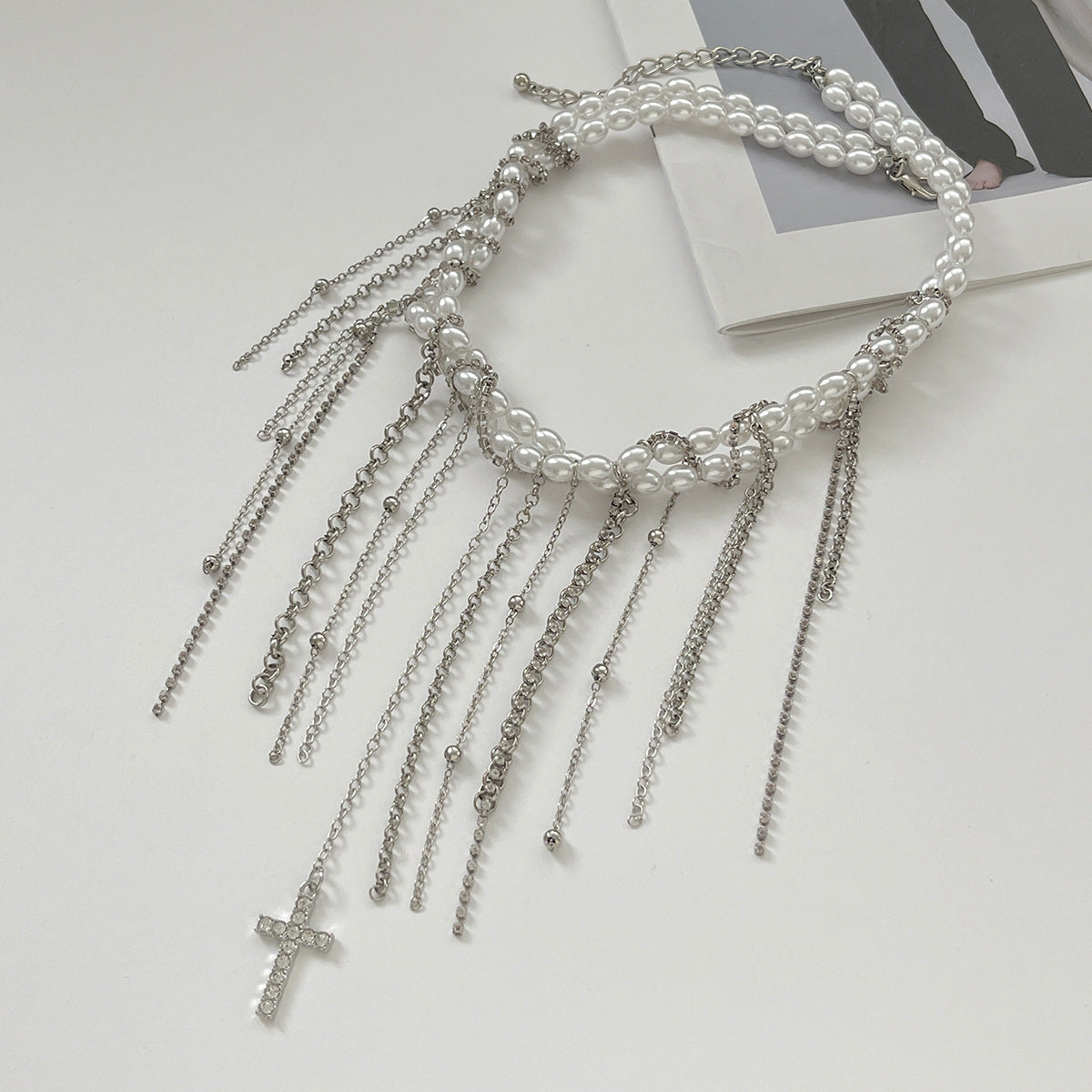 Planderful Vienna Verve Necklace – Elegant Imitation Pearl Design