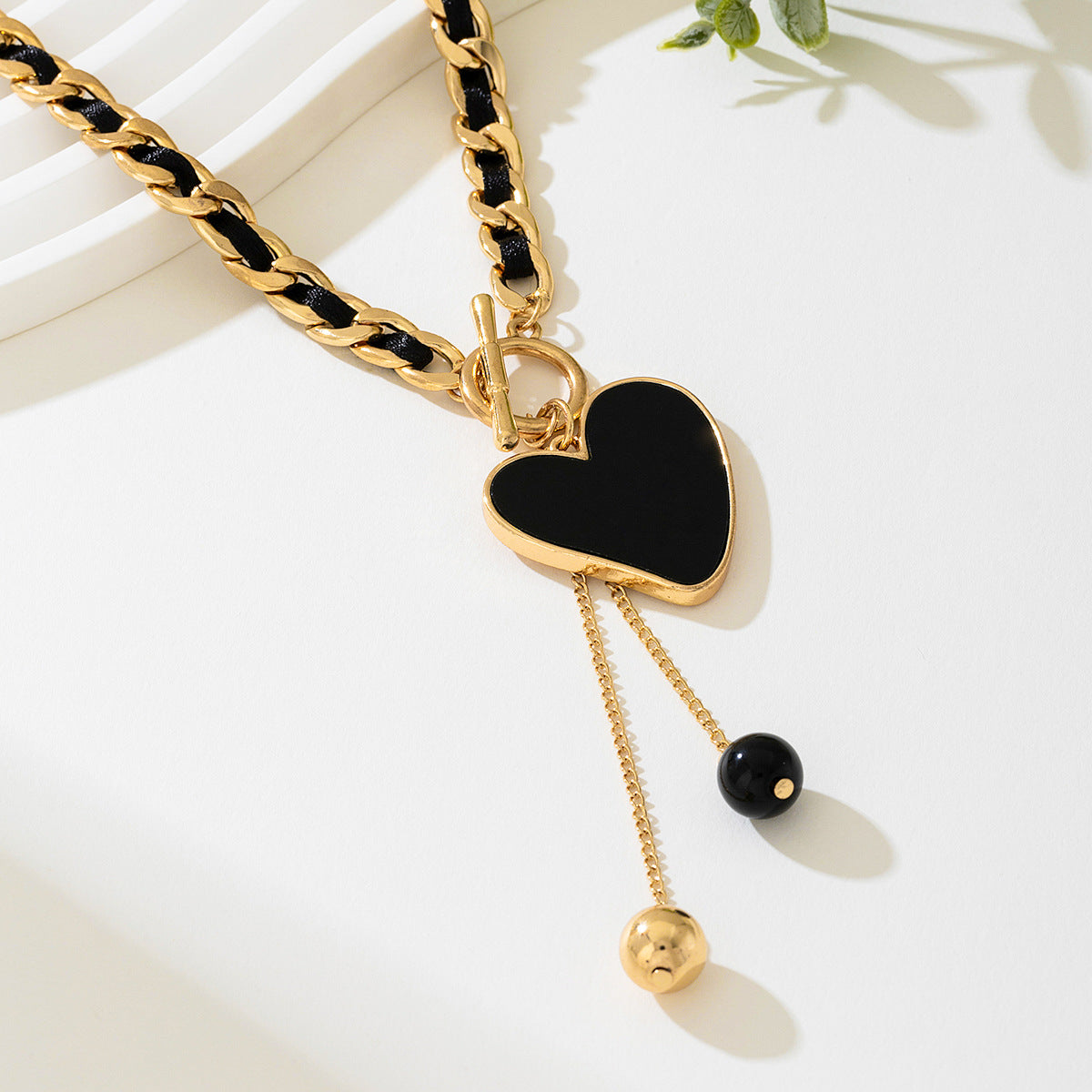 Planderful Vienna Verve Necklace – Trendy Metal Thick Chain Design