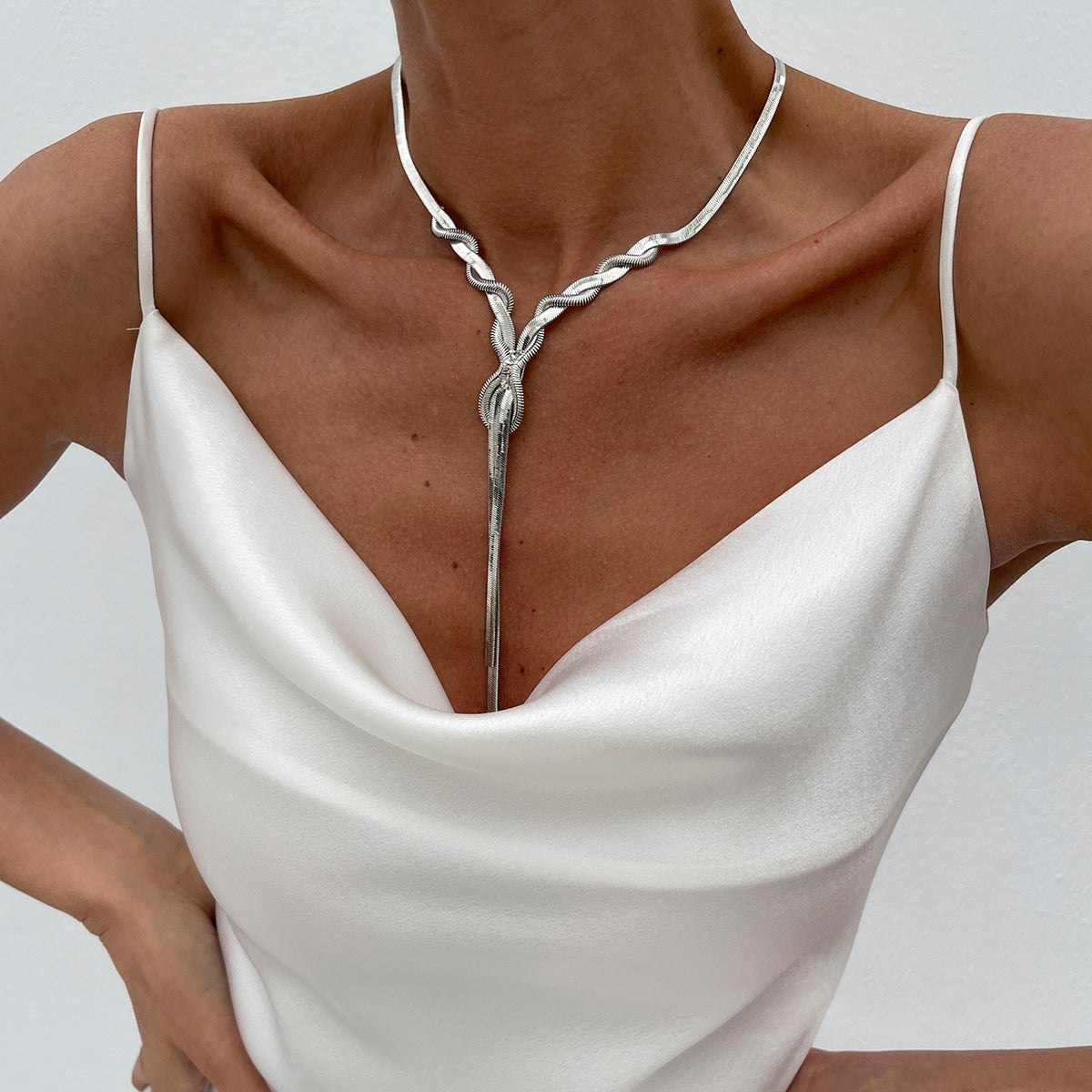 Planderful Vienna Verve Necklace – Elegant Irregular Design