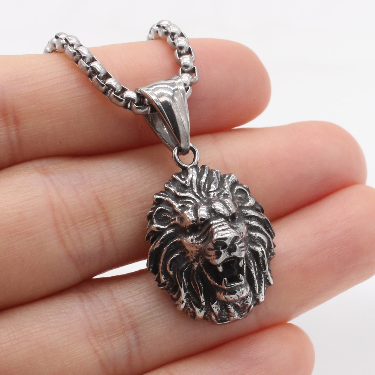 Planderful Everyday Genie – European and American Retro Lion Head Men's Titanium Steel Pendant Necklace for Men