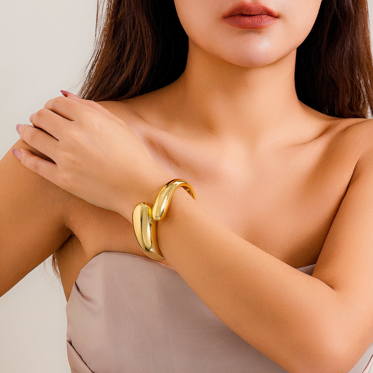 Heavy Industry Scenery Surface Bracelet Retro Metal Hug Bracelet
